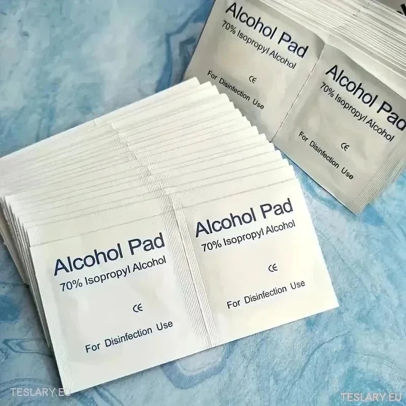 Alkoholipohjaiset puhdistuslaput (logojen, listojen jne. kiinnittämiseen)