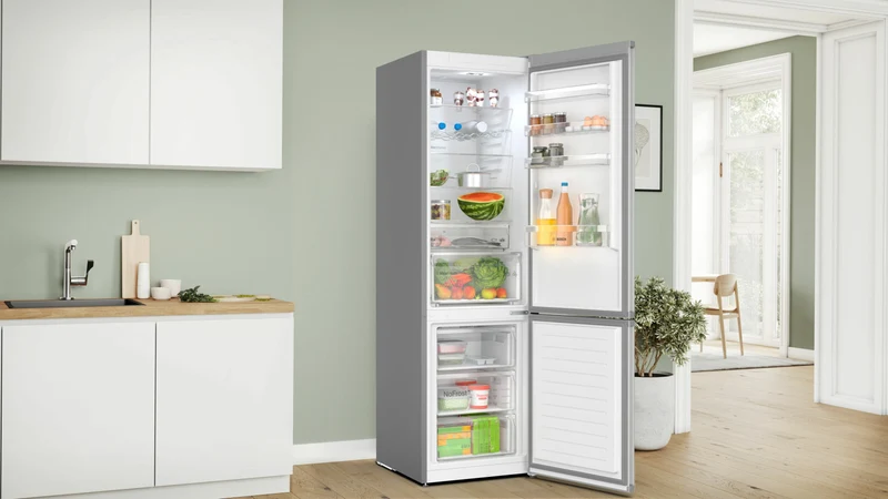 Bosch Serie 4 KGN397LDF Frigorifero Combinato No Frost 363L Classe D Acciaio Inox