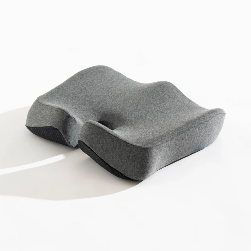 Cuscino Ergonomico in Memory Foam 47x41x12 cm Seduta Ortopedica per Sedia da Ufficio e Meditazione Supporto Antidolore per Schiena, Coccige e Postura, con Rivestimento Traspirante Rimovibile